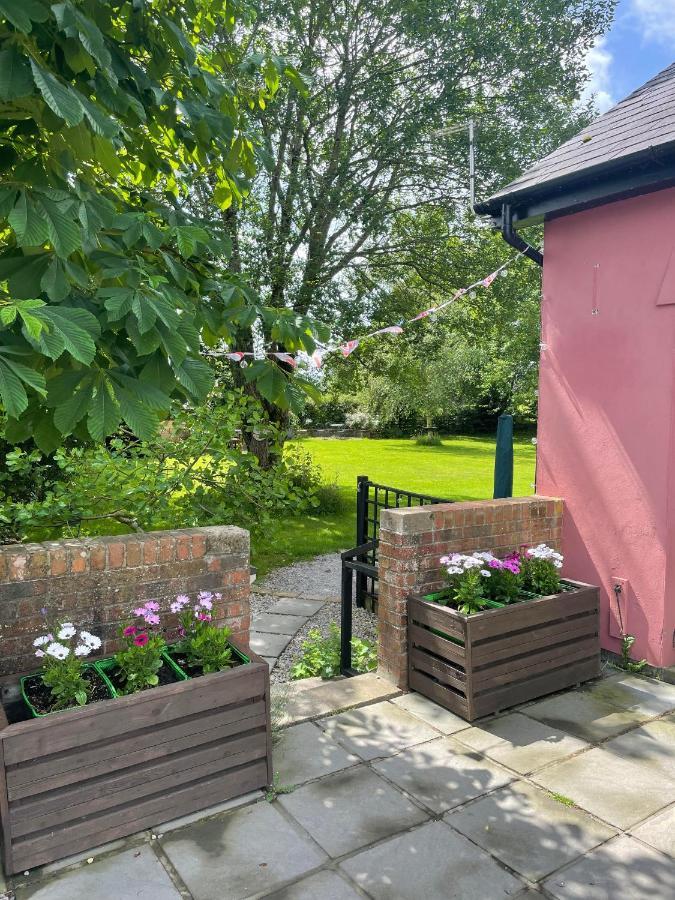 Swallow Cottage At Duffryn Mawr Cottages Hensol Kültér fotó